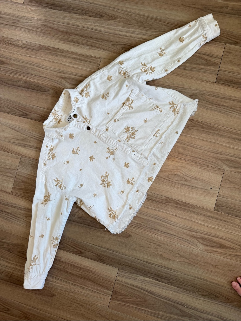 Zara White Denim Jean Jacket with Tan Floral Embroidery
